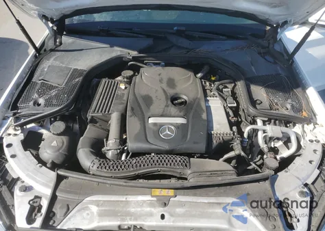 2017 Mercedes-Benz C 300 4Matic из США, поврежденный, VIN 55SWF4KB5HU201046